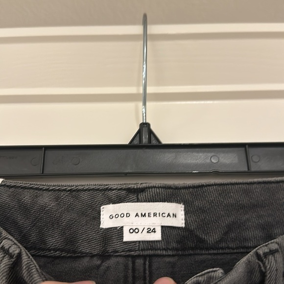 Good American Good Classic Raw Hem Slim‎ Jeans size 00 24 NWT - Picture 3 of 6